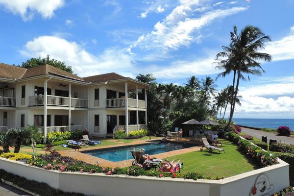 Alihi Lani 4 exterior oceanfront heated pool and garden area